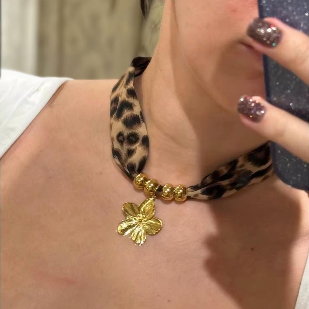 Leopard Polyester Cloth Flower Pendant Necklace